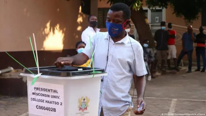 you-will-be-prosecuted-for-vouching-for-more-than-10-persons-during-voter-registration-ec