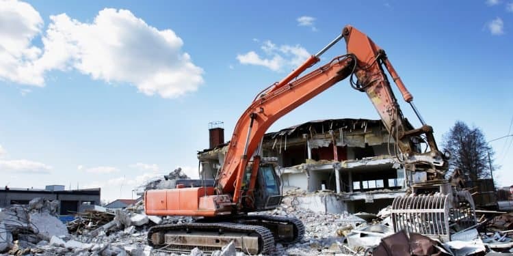 demolition-of-illegal-structures-near-kpeshie-lagoon-begins