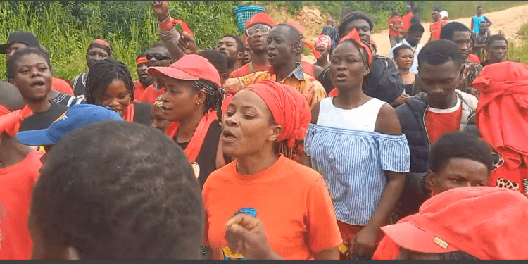 adamorobe-residents-charge-to-the-streets-to-protest-poor-road-conditions