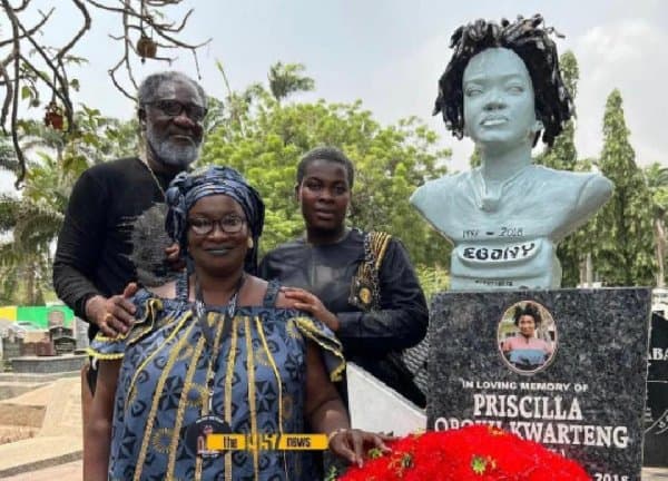 ebony-reigns-grave-site-visited-by-family-to-pay-tribute-after-7-years