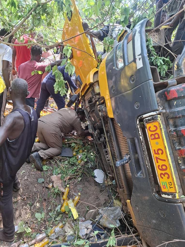 2 trapped in mangled vehicle after accident on Asukawkaw mountain rescued by GNFS officers
